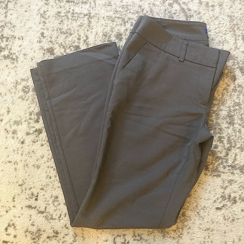 Brand new size 4 petite straight leg woman’s professional work pants. Color gray